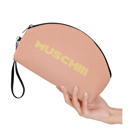 Votre trousse de toilette compacte et incurvée Your Beauty, idéale pour vos essentiels du quotidien.